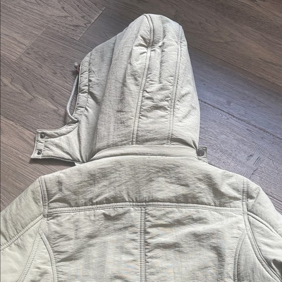 Levi’s | Light Green Long Puffer Hooded Jacket Size Small - Picture 15 of 15